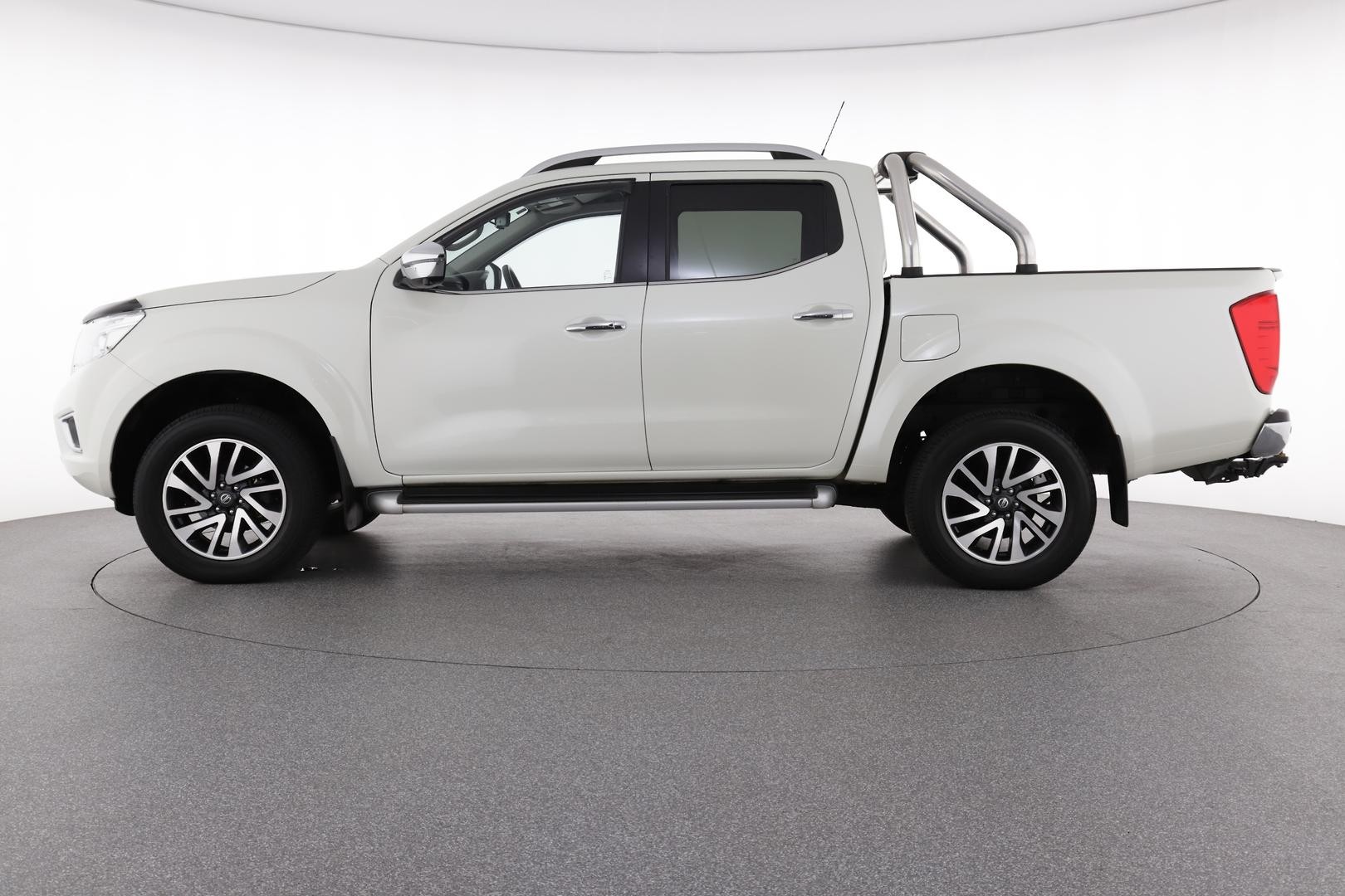 Nissan Navara image 3