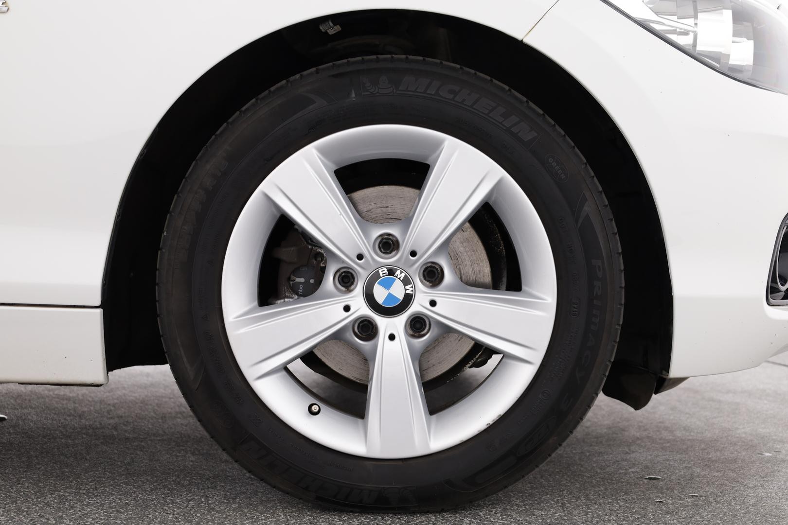 BMW 1 Series image 3