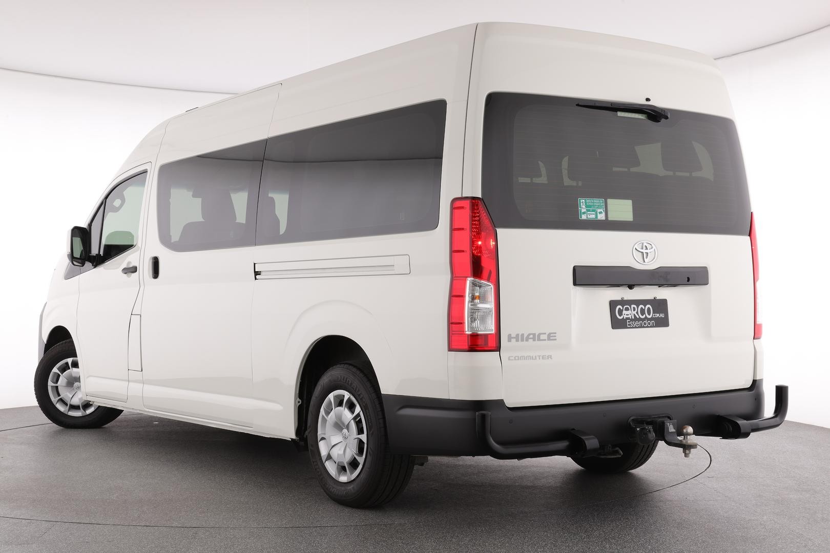 Toyota Hiace image 2