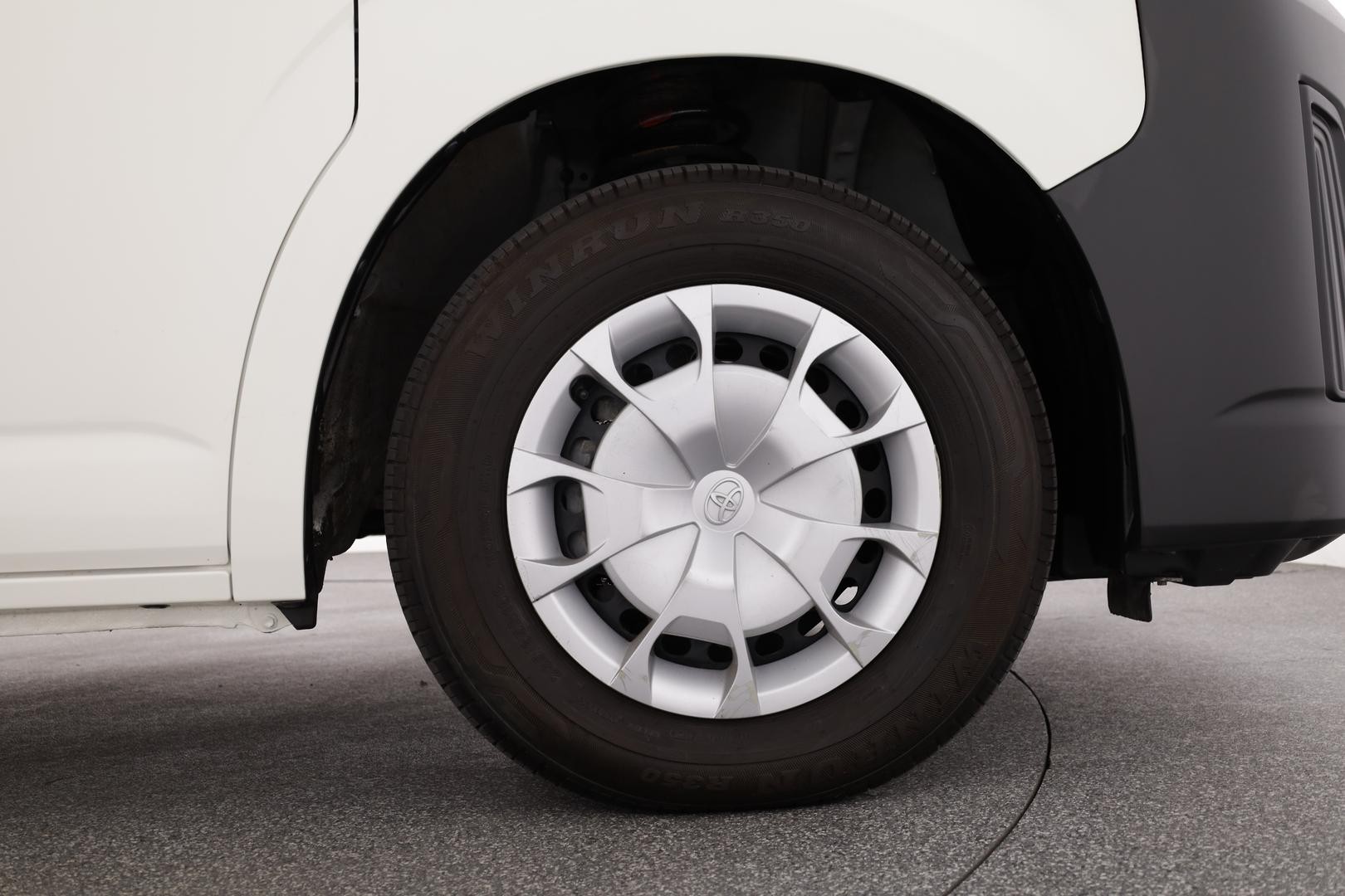 Toyota Hiace image 3