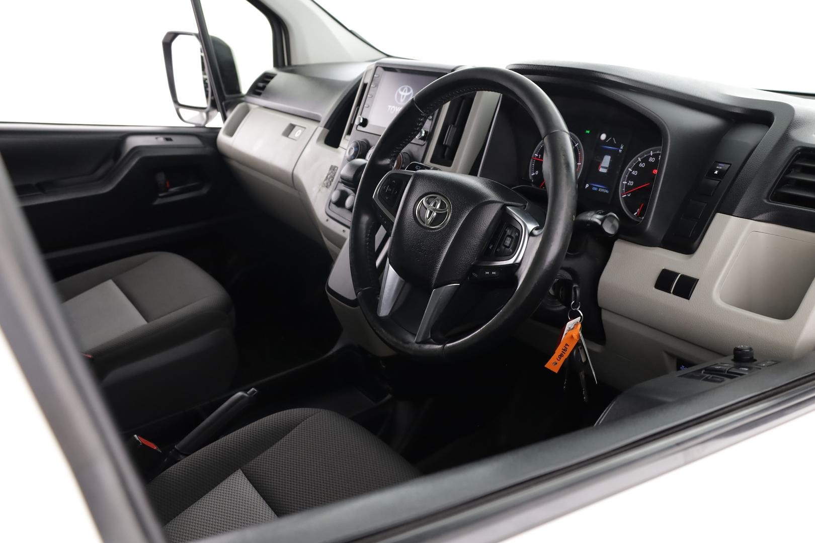 Toyota Hiace image 4