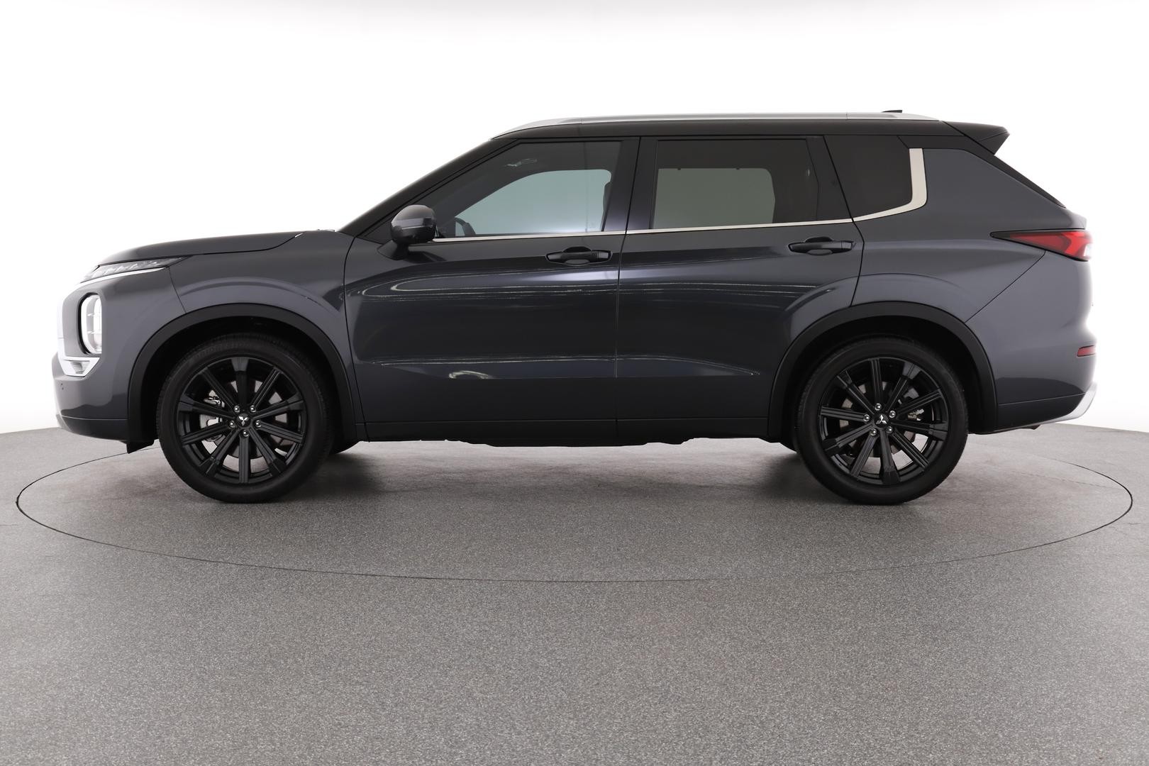 Mitsubishi Outlander image 2