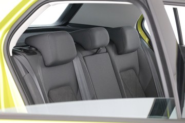 https://dvg-vehicle-assets.s3.amazonaws.com/C001645/5euvivnwbl13p6cegs3v63k15.jpg