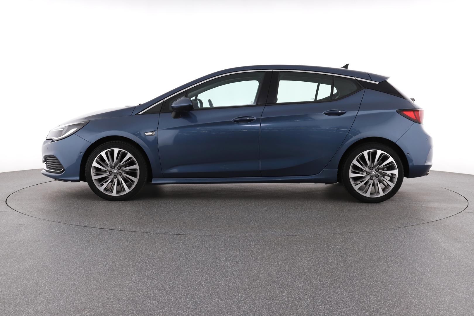 Holden Astra image 2