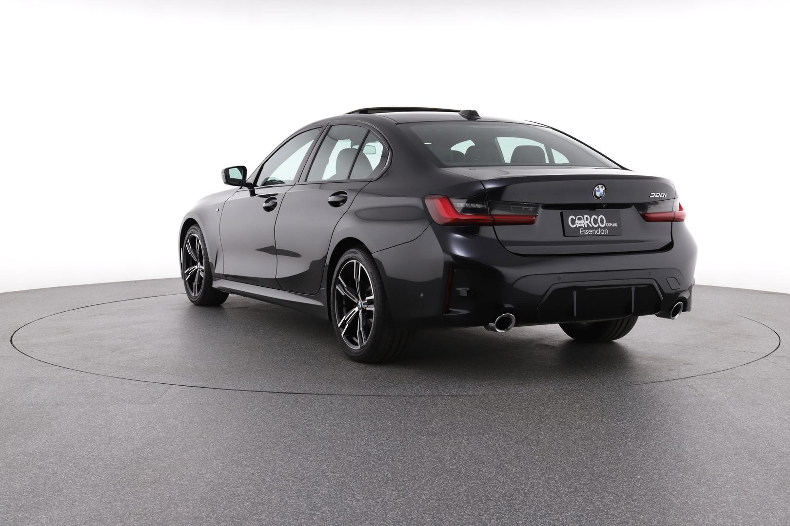 BMW 3 Series image 3