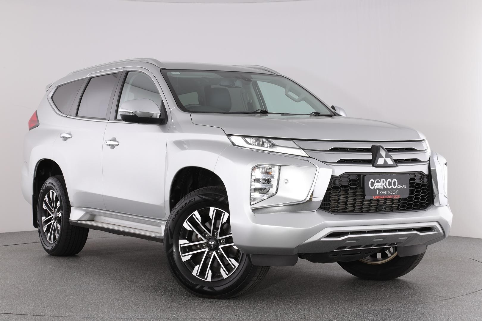 Mitsubishi Pajero Sport image 1