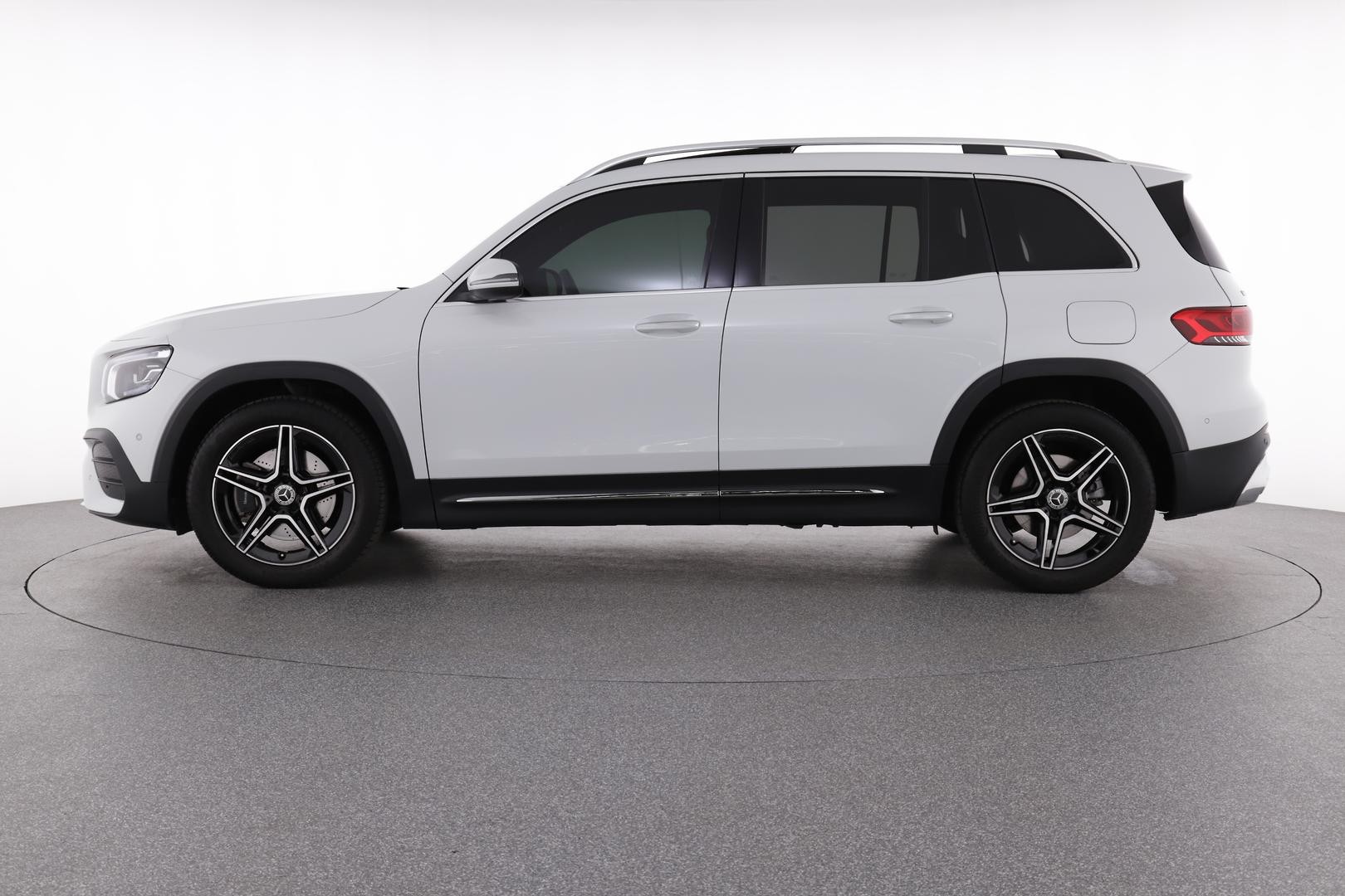 Mercedes Benz Glb-class image 2