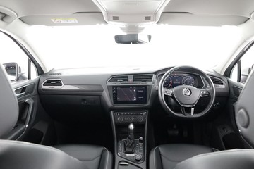 https://dvg-vehicle-assets.s3.amazonaws.com/C001716/brx6va2mz5aklutv9trp2epwi.jpg