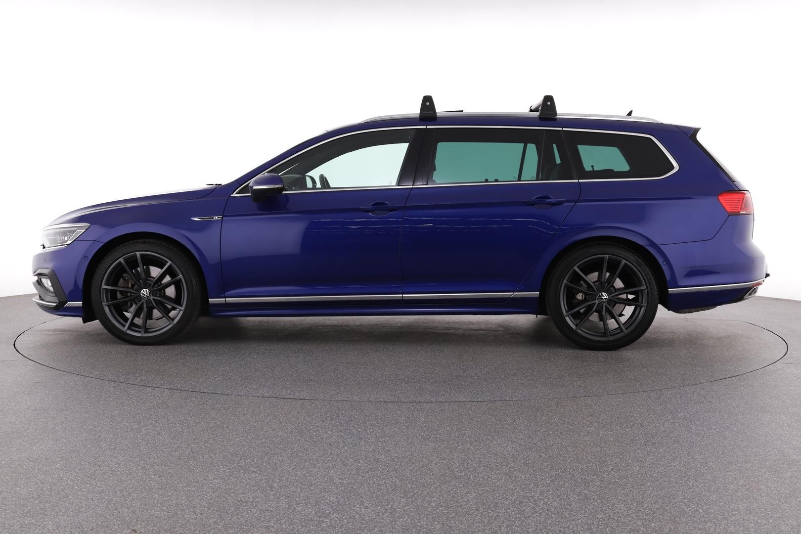 Volkswagen Passat image 2