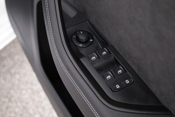https://dvg-vehicle-assets.s3.amazonaws.com/C001727/7nij0sc9yy5kbze28w958is3p.jpg