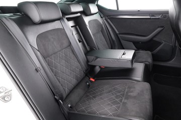https://dvg-vehicle-assets.s3.amazonaws.com/C001727/8yeuovt3rsm23d4zjlxiptct1.jpg