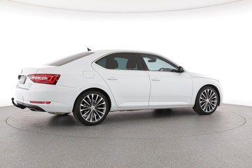 https://dvg-vehicle-assets.s3.amazonaws.com/C001730/8nyzf1vu302tb83p3x3aquxma.jpg