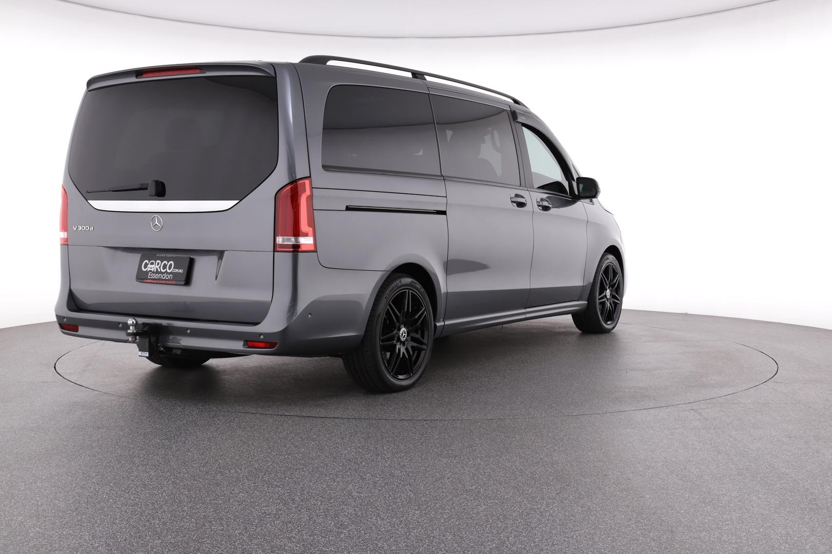 Mercedes Benz V-class image 4