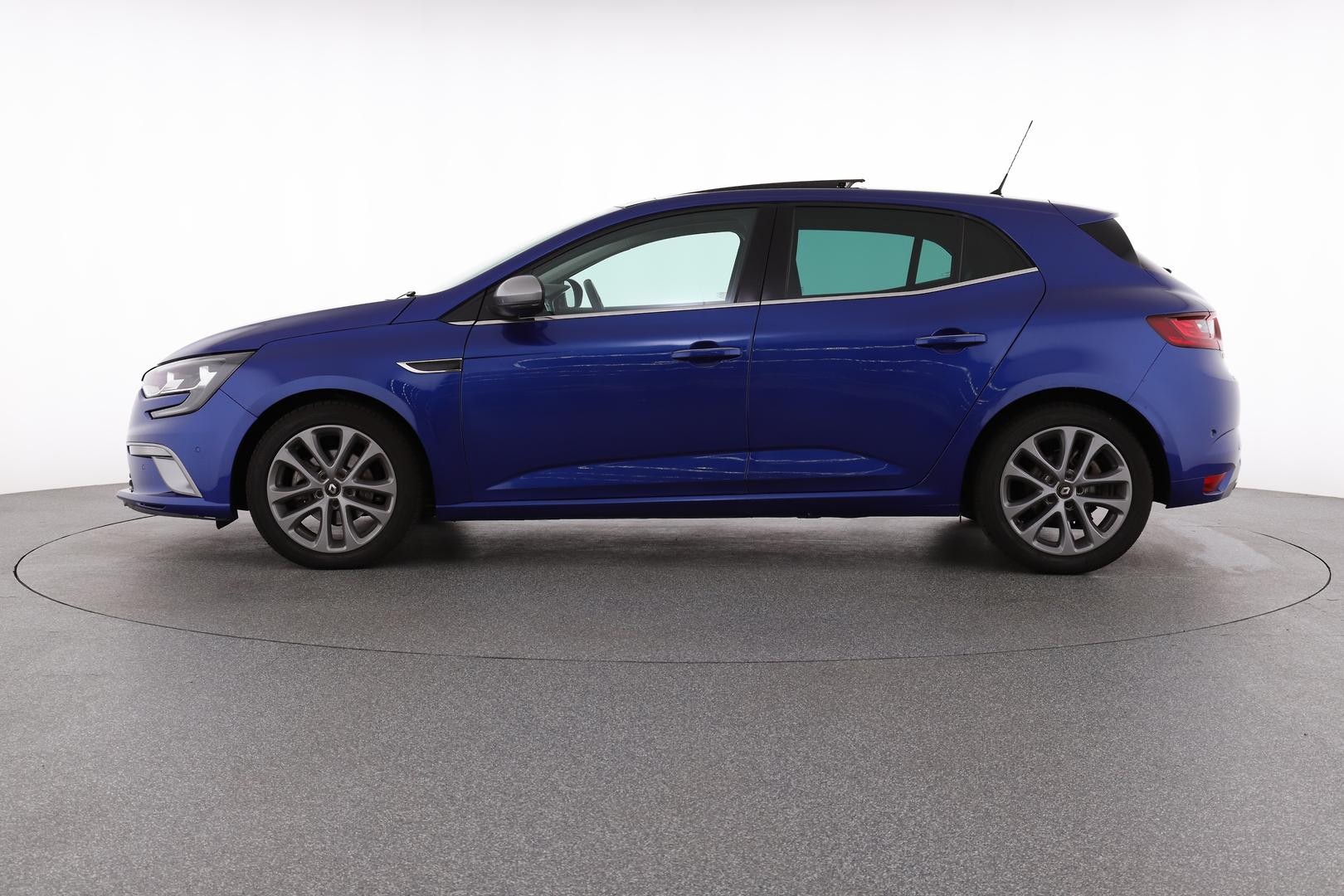 Renault Megane image 2