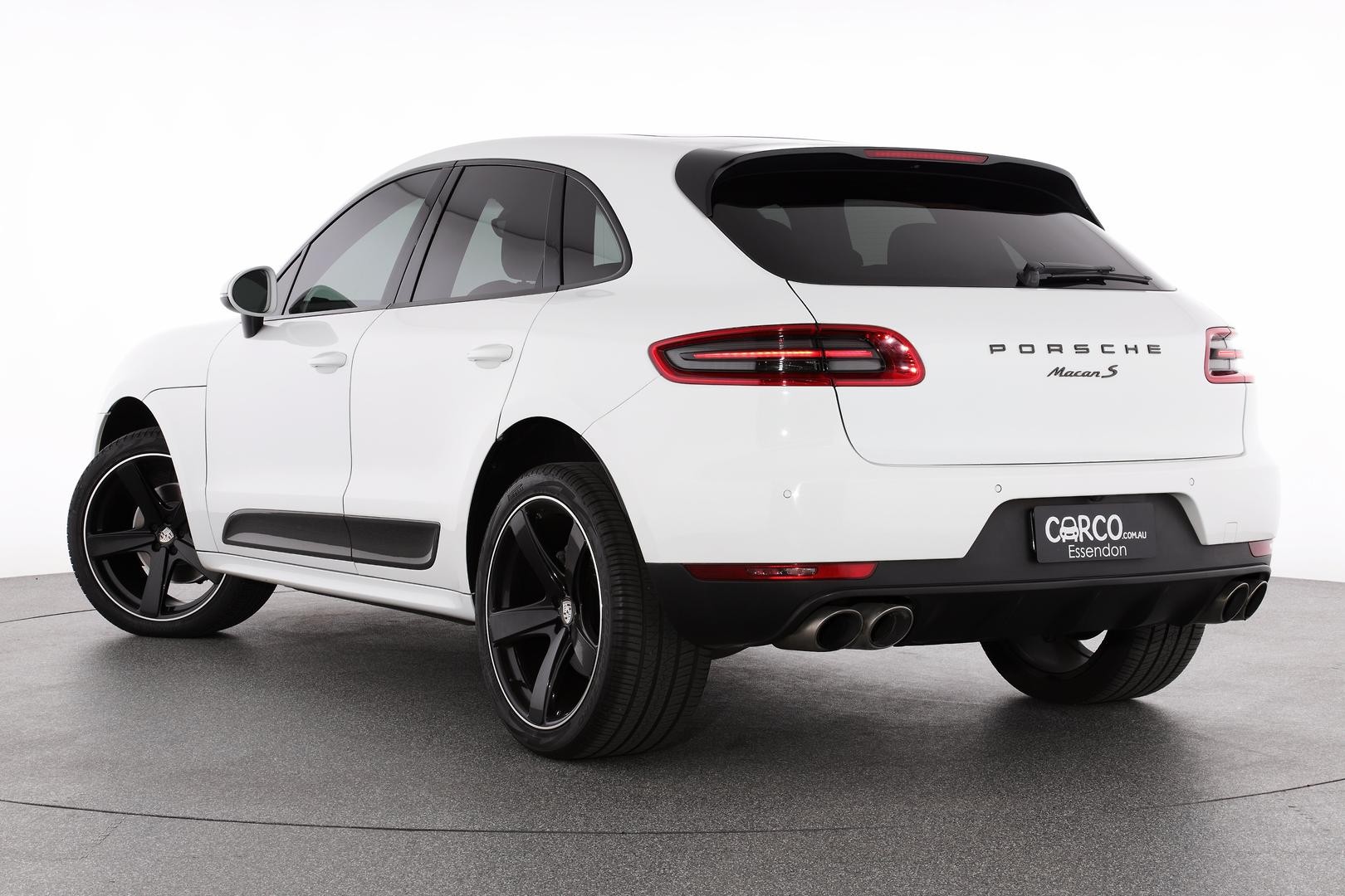 Porsche Macan image 2