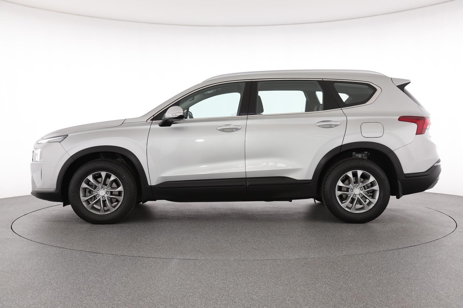 Hyundai Santa Fe image 4