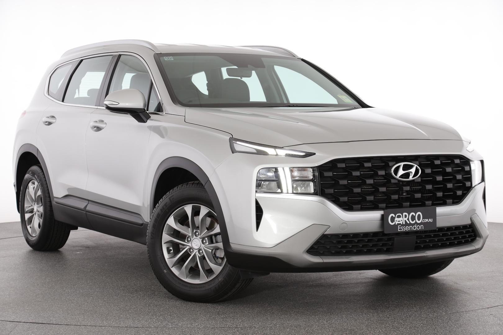 Hyundai Santa Fe image 1