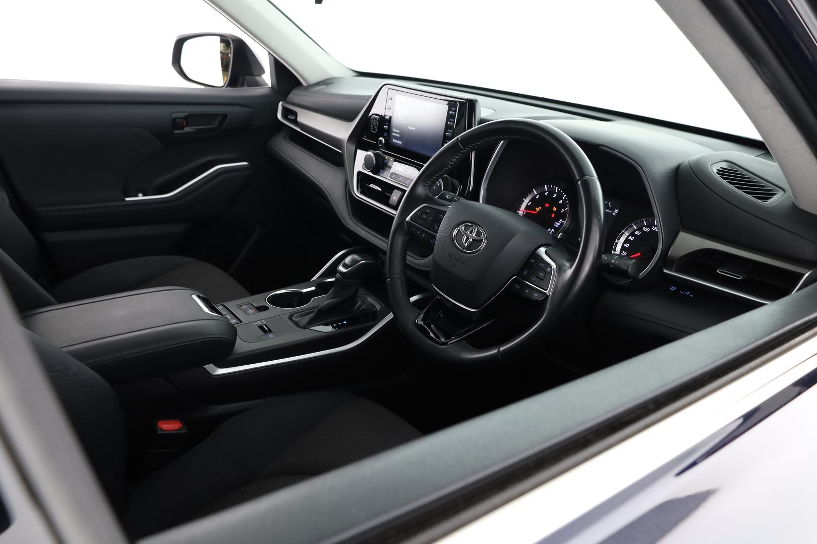 Toyota Kluger image 4