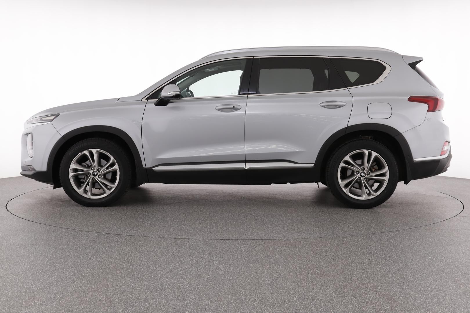 Hyundai Santa Fe image 2