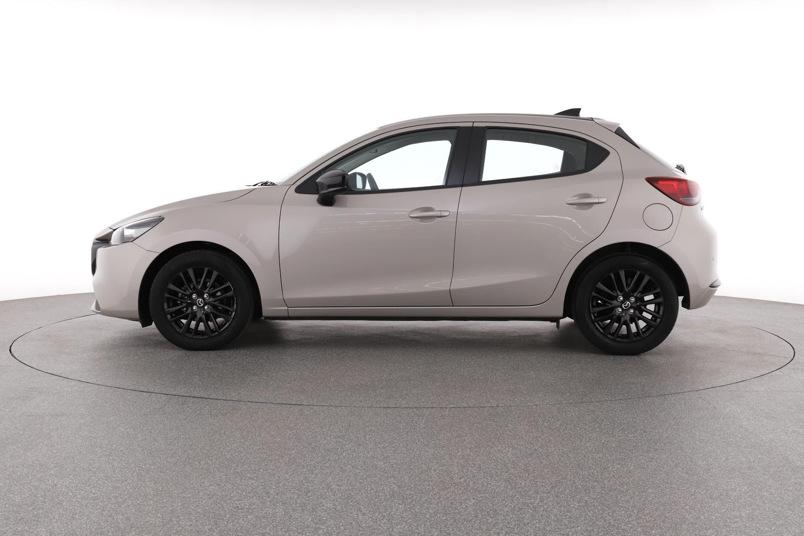 Mazda 2 image 2