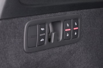 https://dvg-vehicle-assets.s3.amazonaws.com/C001899/c0823cyxchugz8ybk2e7t420i.jpg