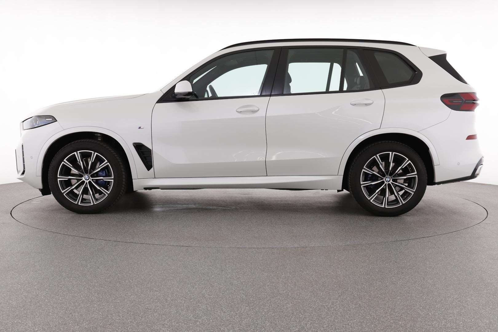 BMW X5 image 2
