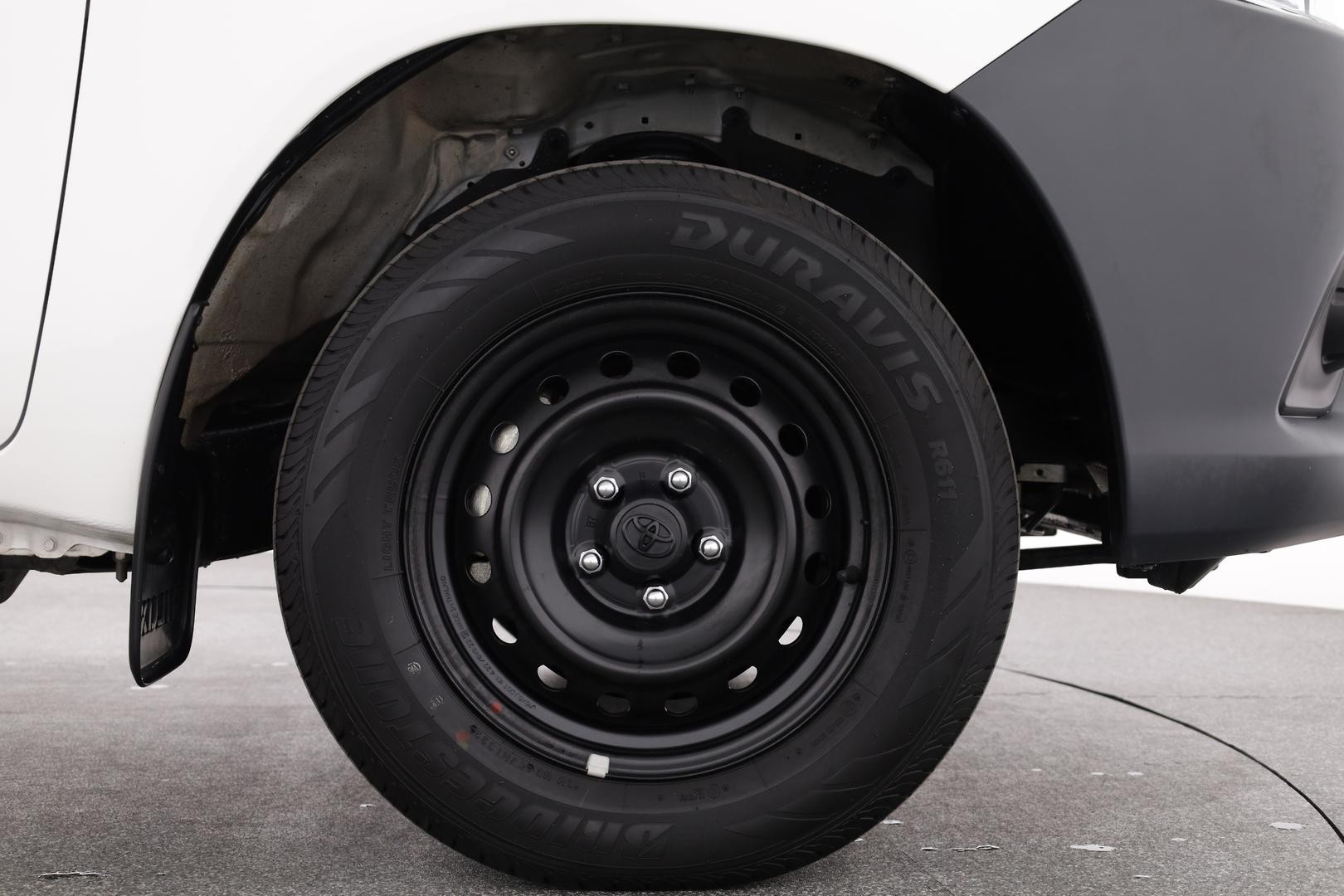 Toyota Hilux image 3