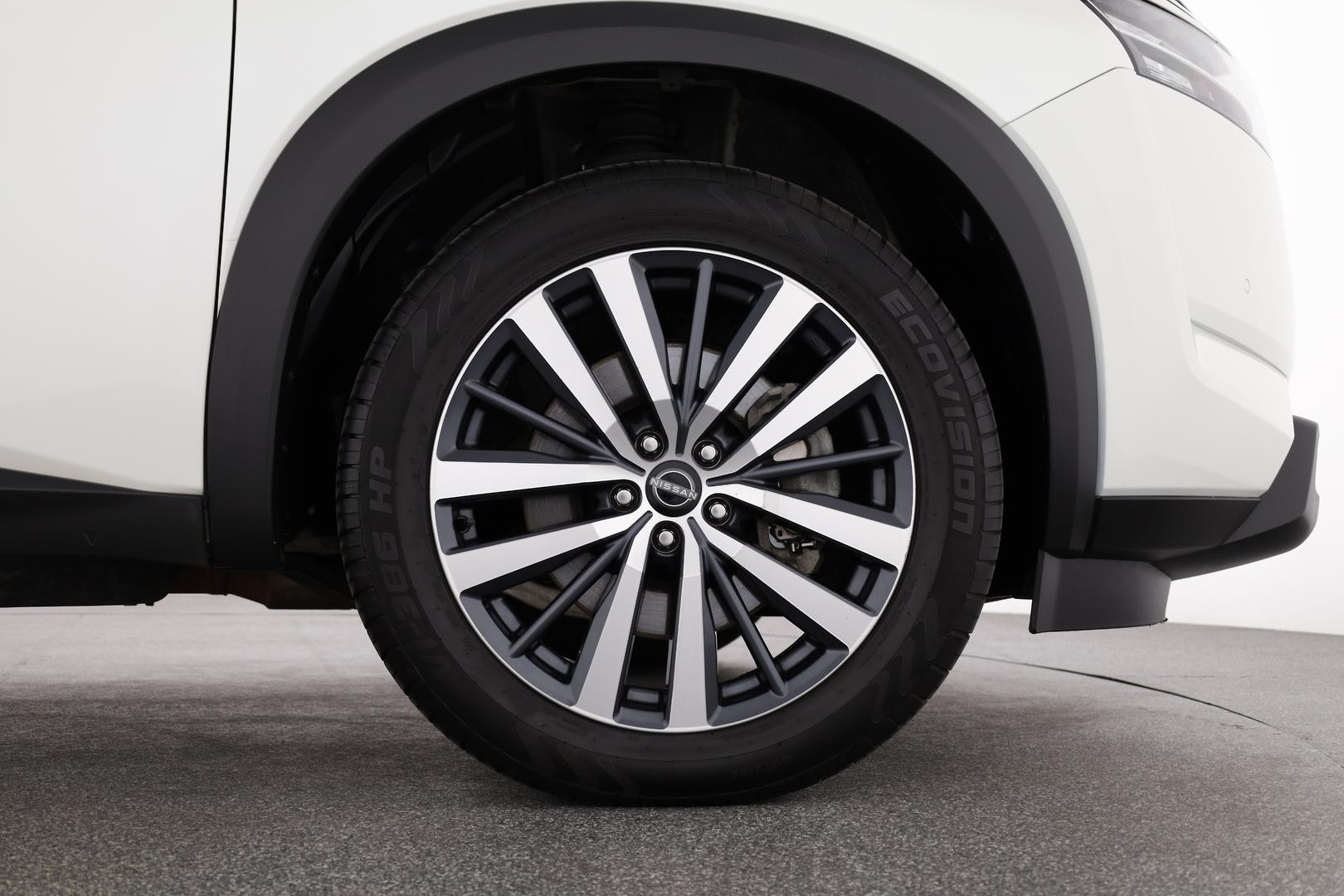 Nissan Pathfinder image 3