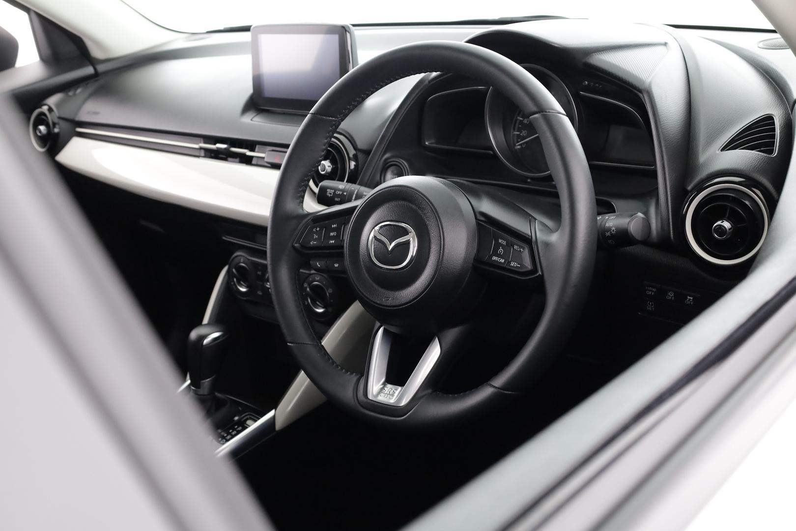 Mazda 2 image 3