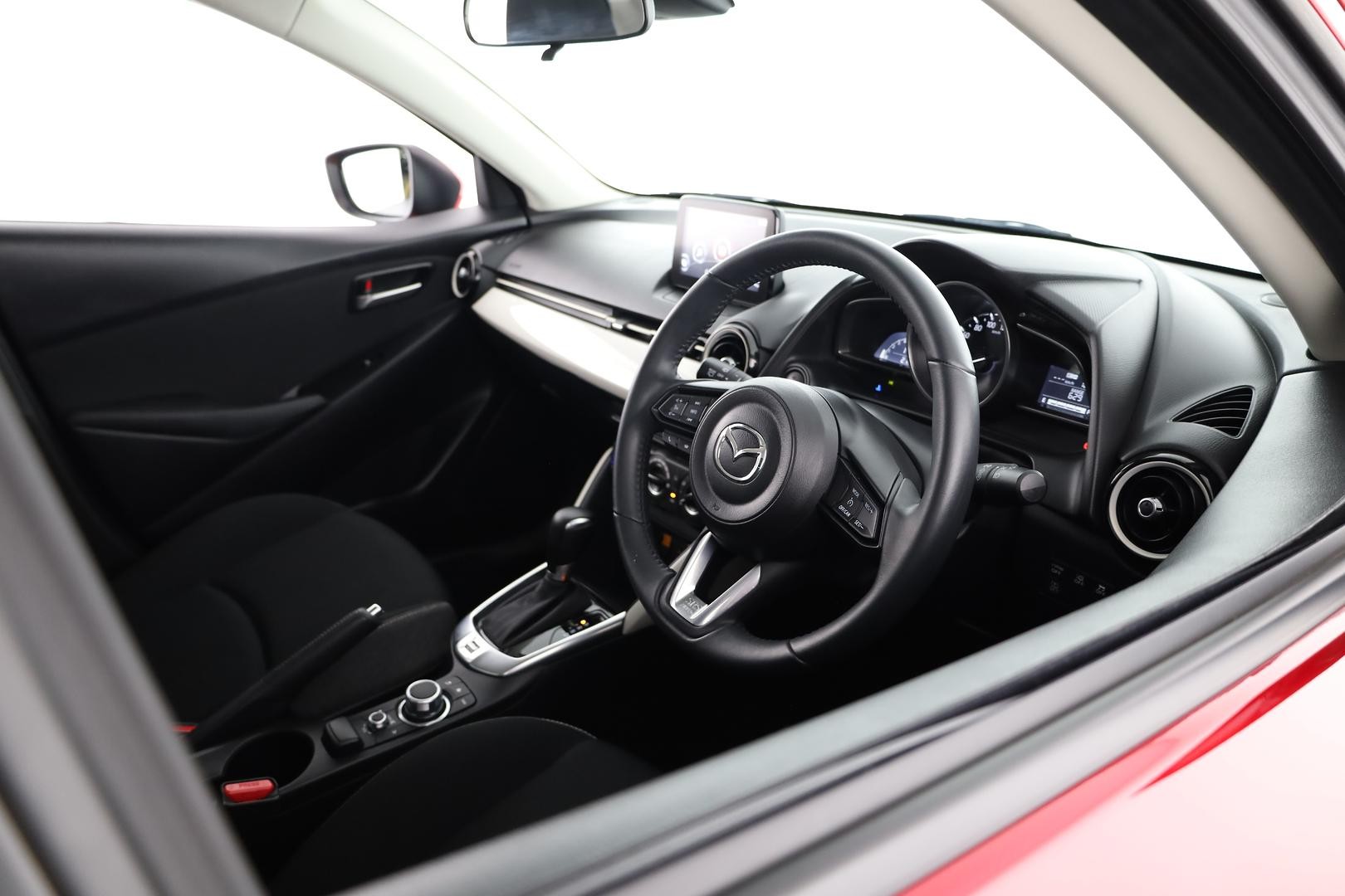 Mazda 2 image 4