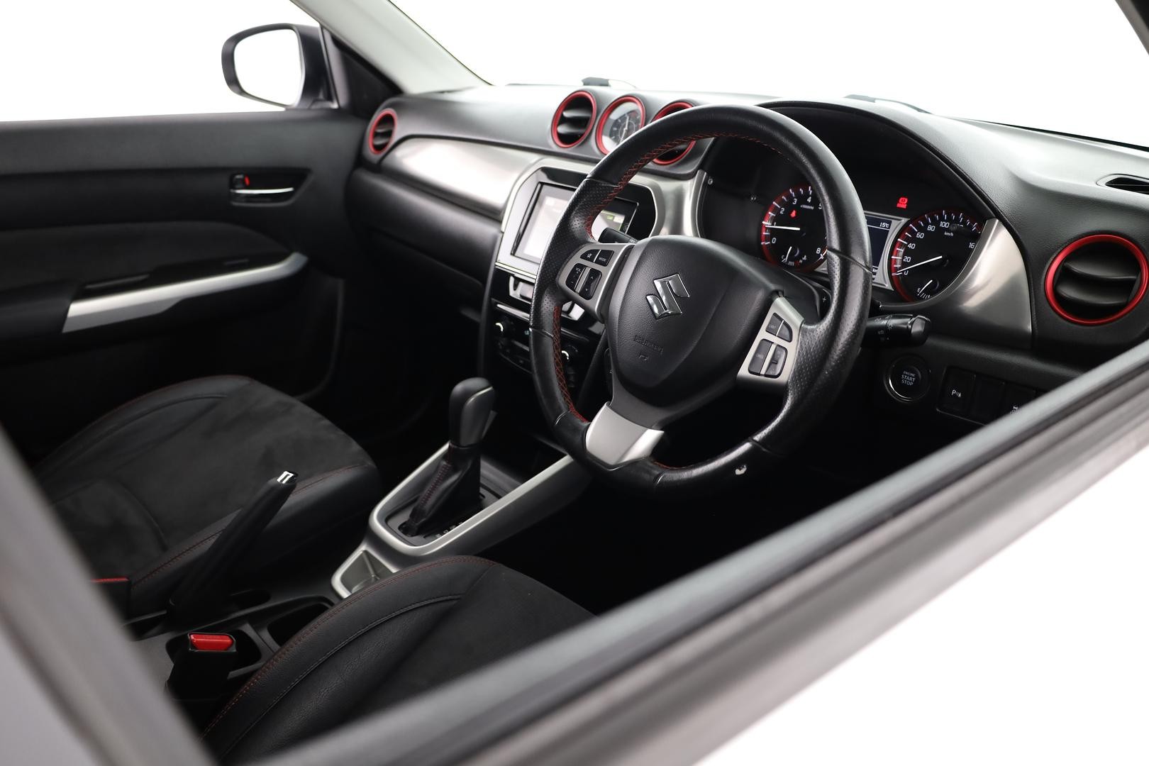 Suzuki Vitara image 4