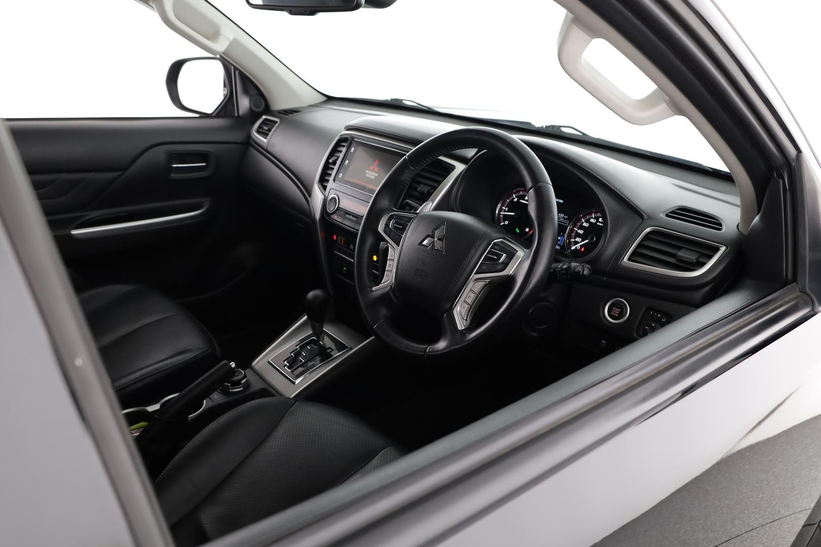 Mitsubishi Triton image 4