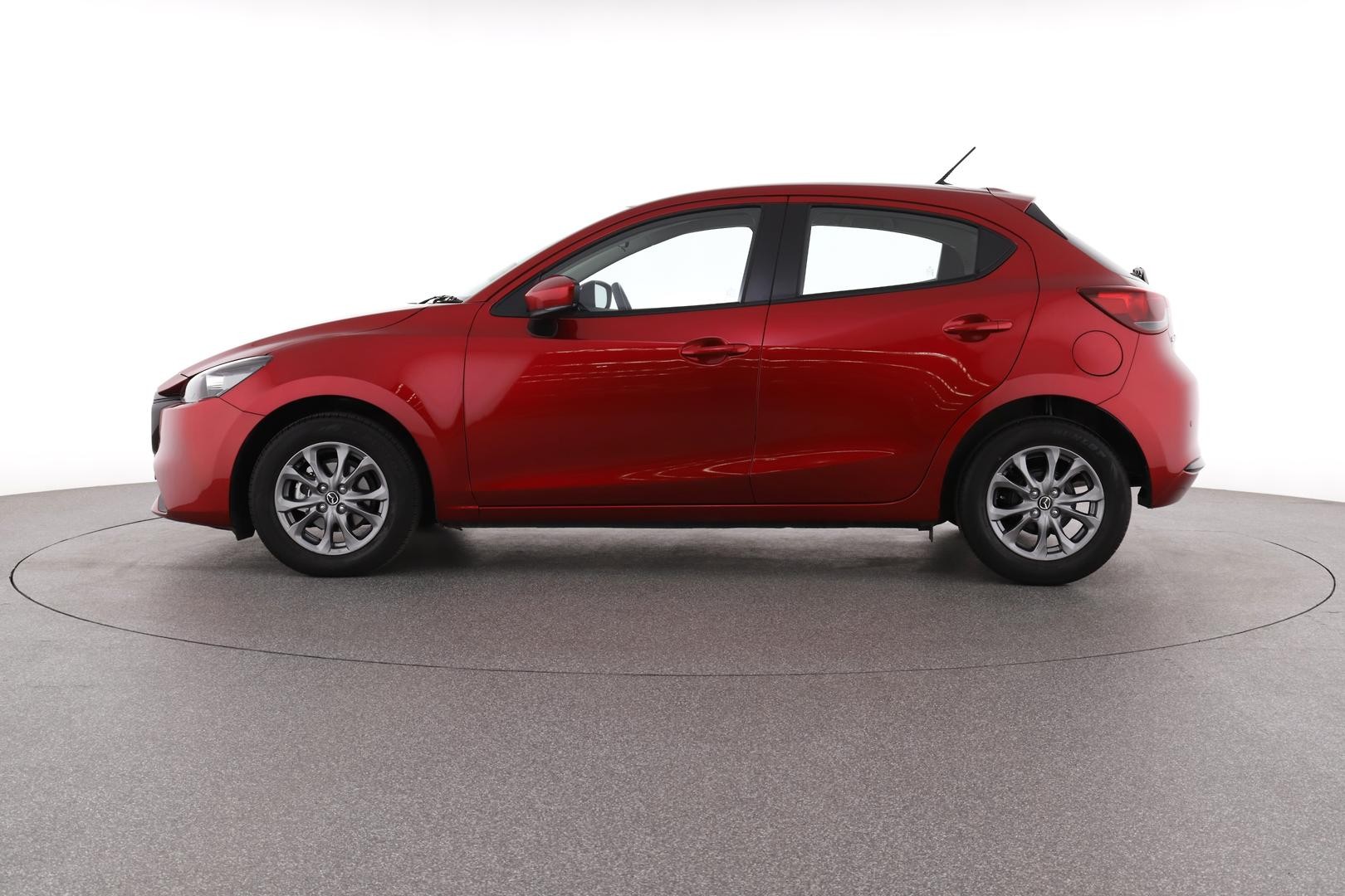 Mazda 2 image 2