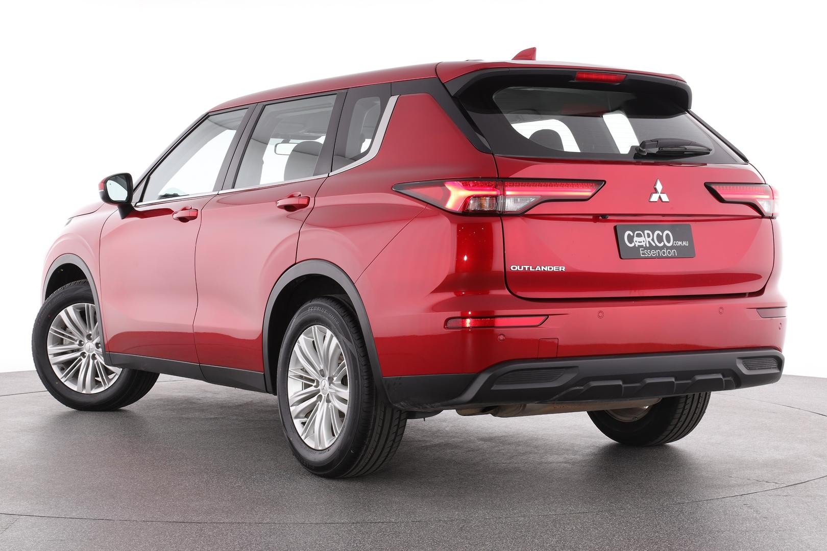Mitsubishi Outlander image 2