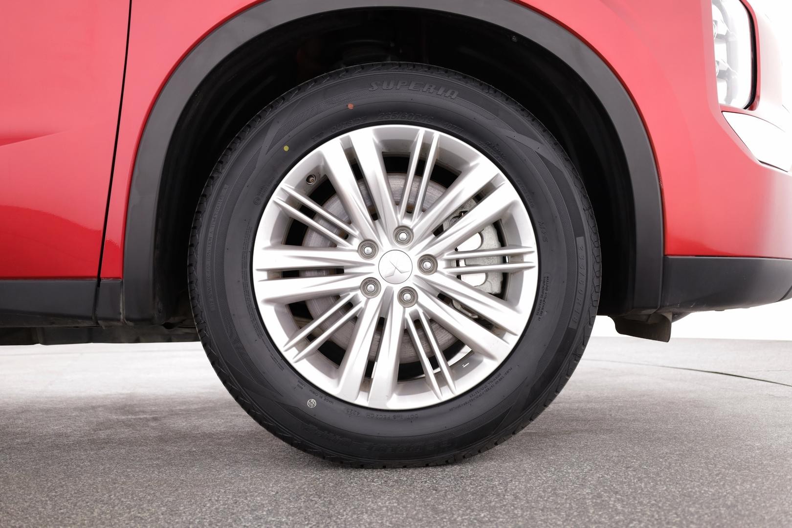 Mitsubishi Outlander image 3