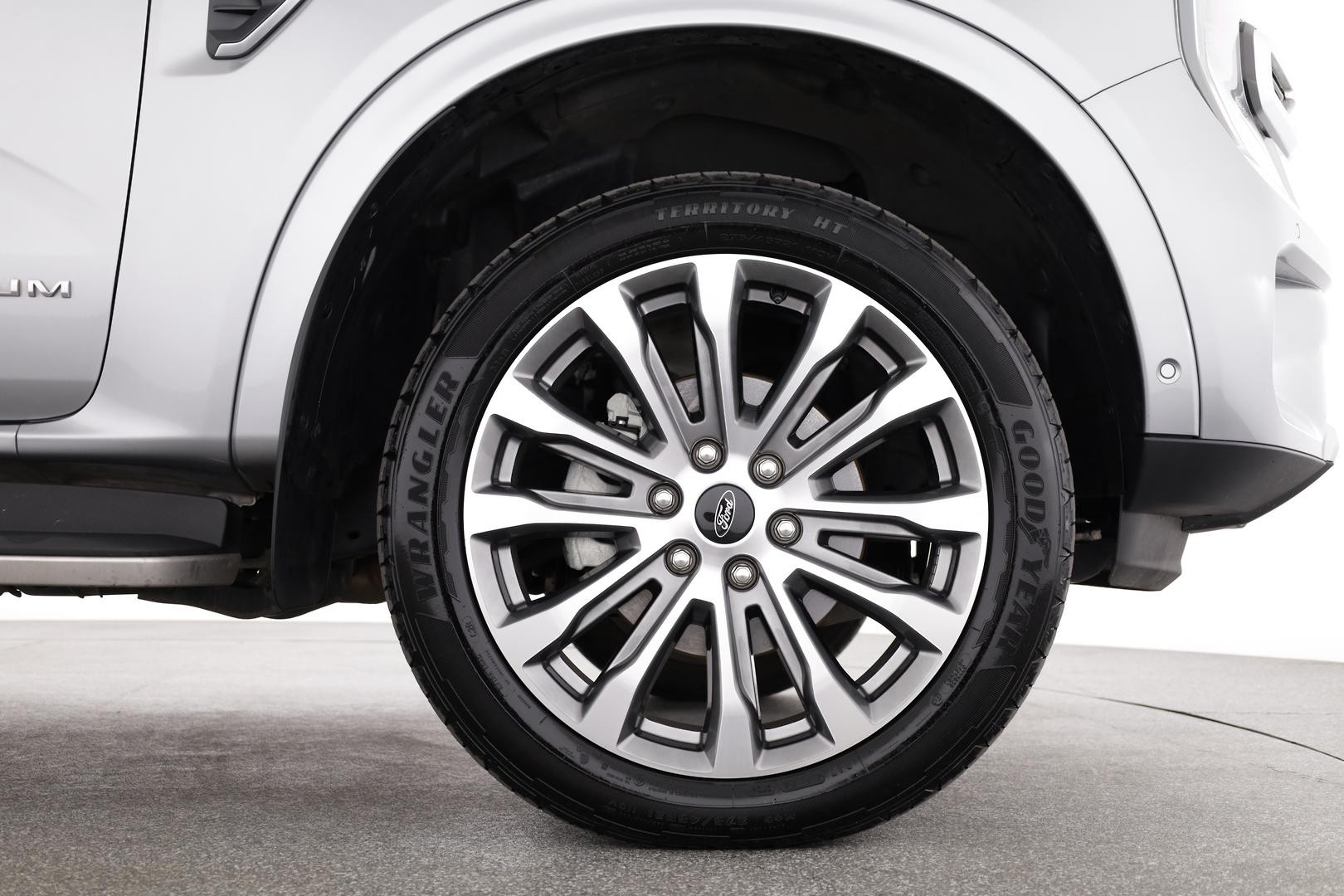 Ford Everest image 3