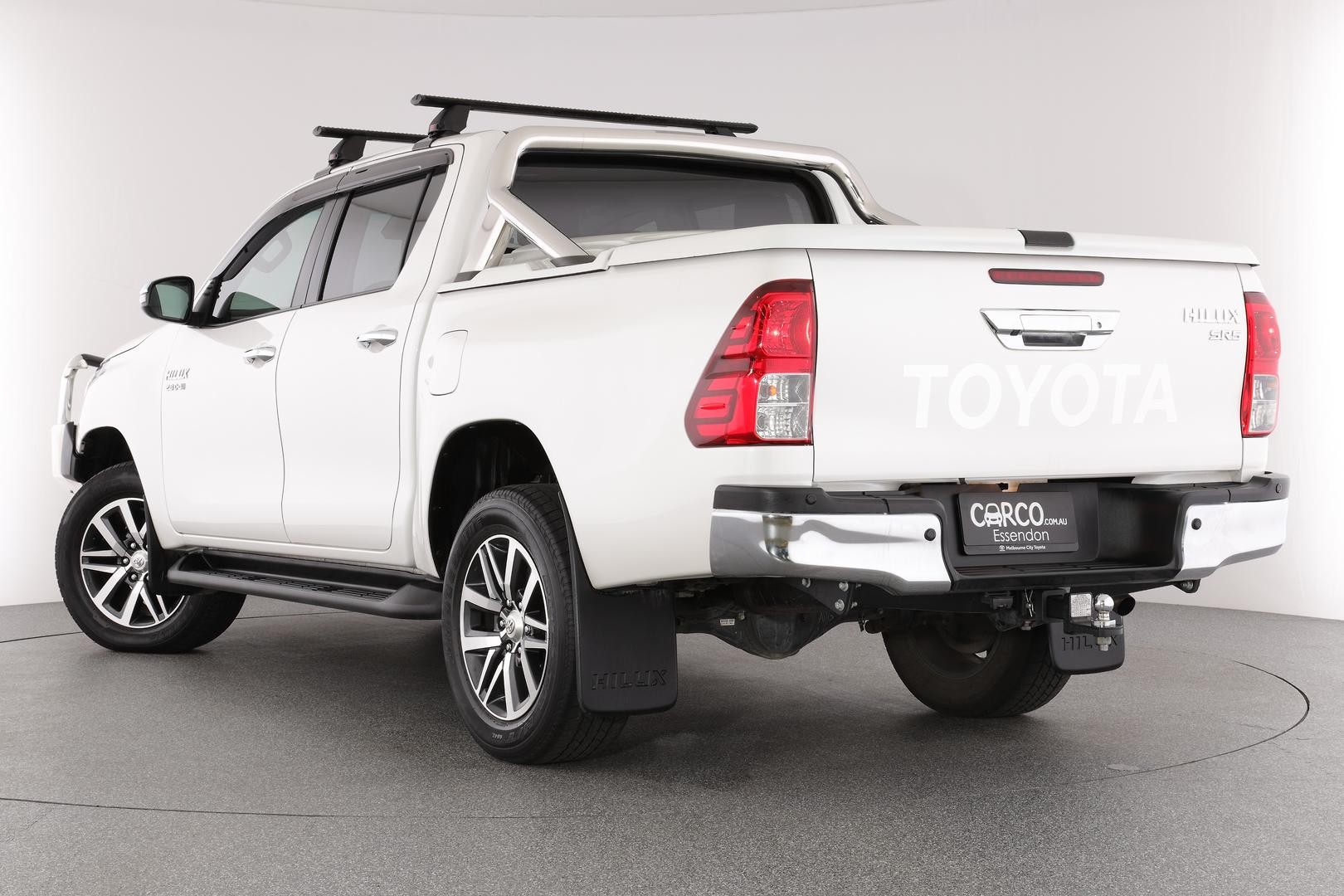 Toyota Hilux image 2