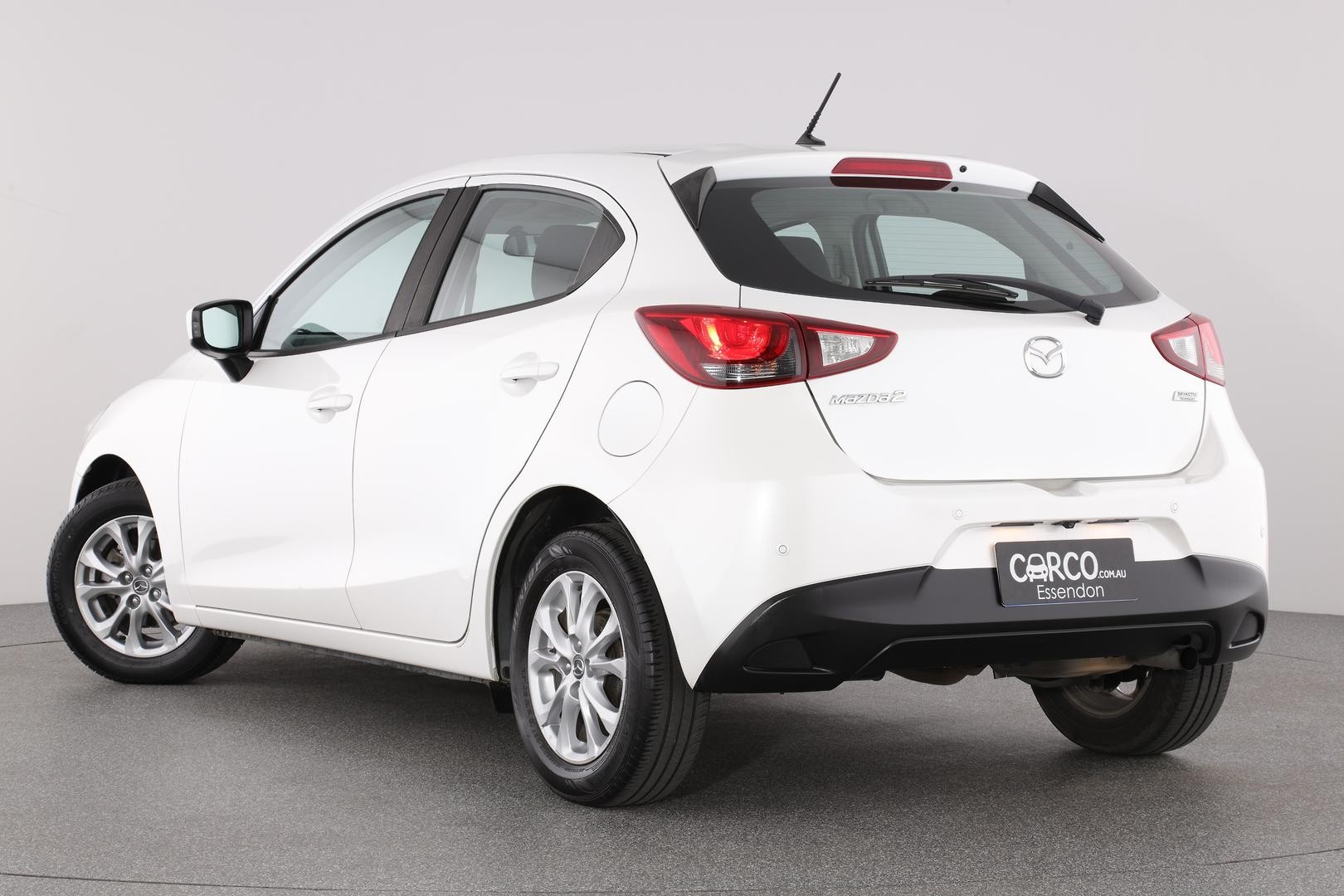 Mazda 2 image 2