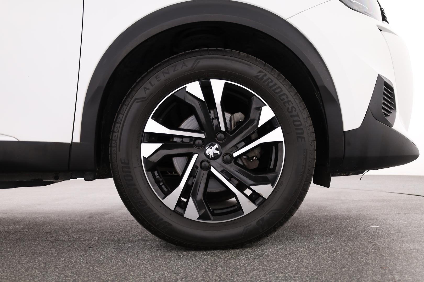 Peugeot 2008 image 3