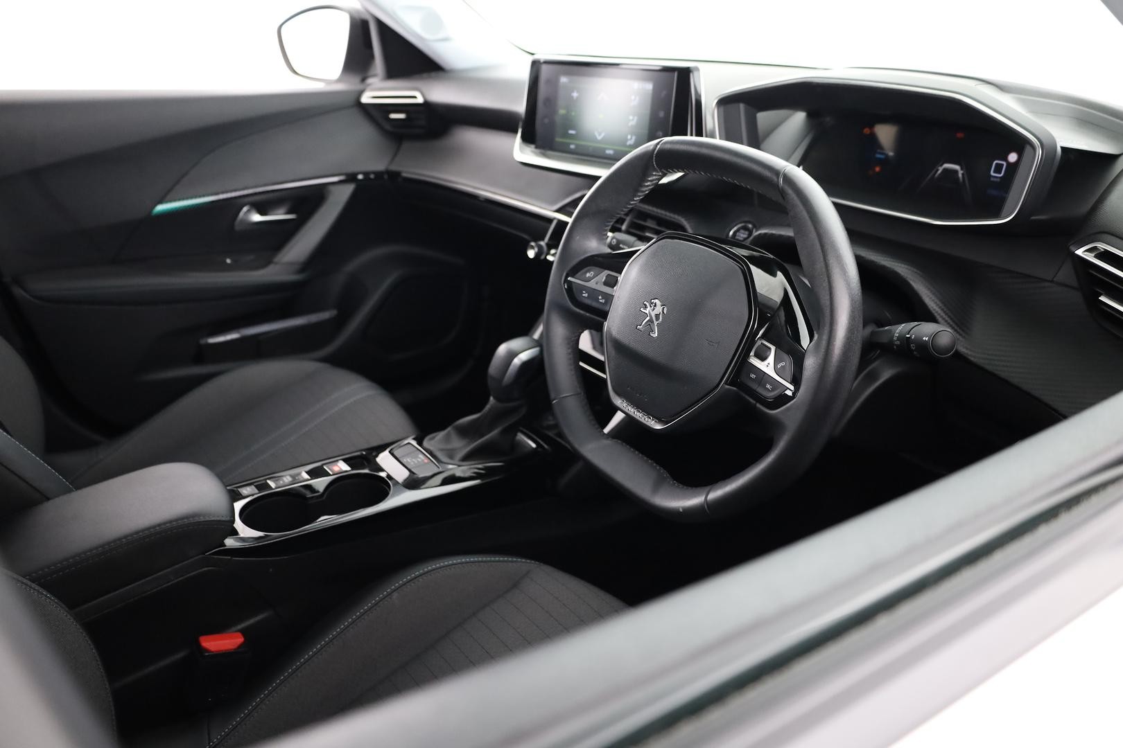 Peugeot 2008 image 4