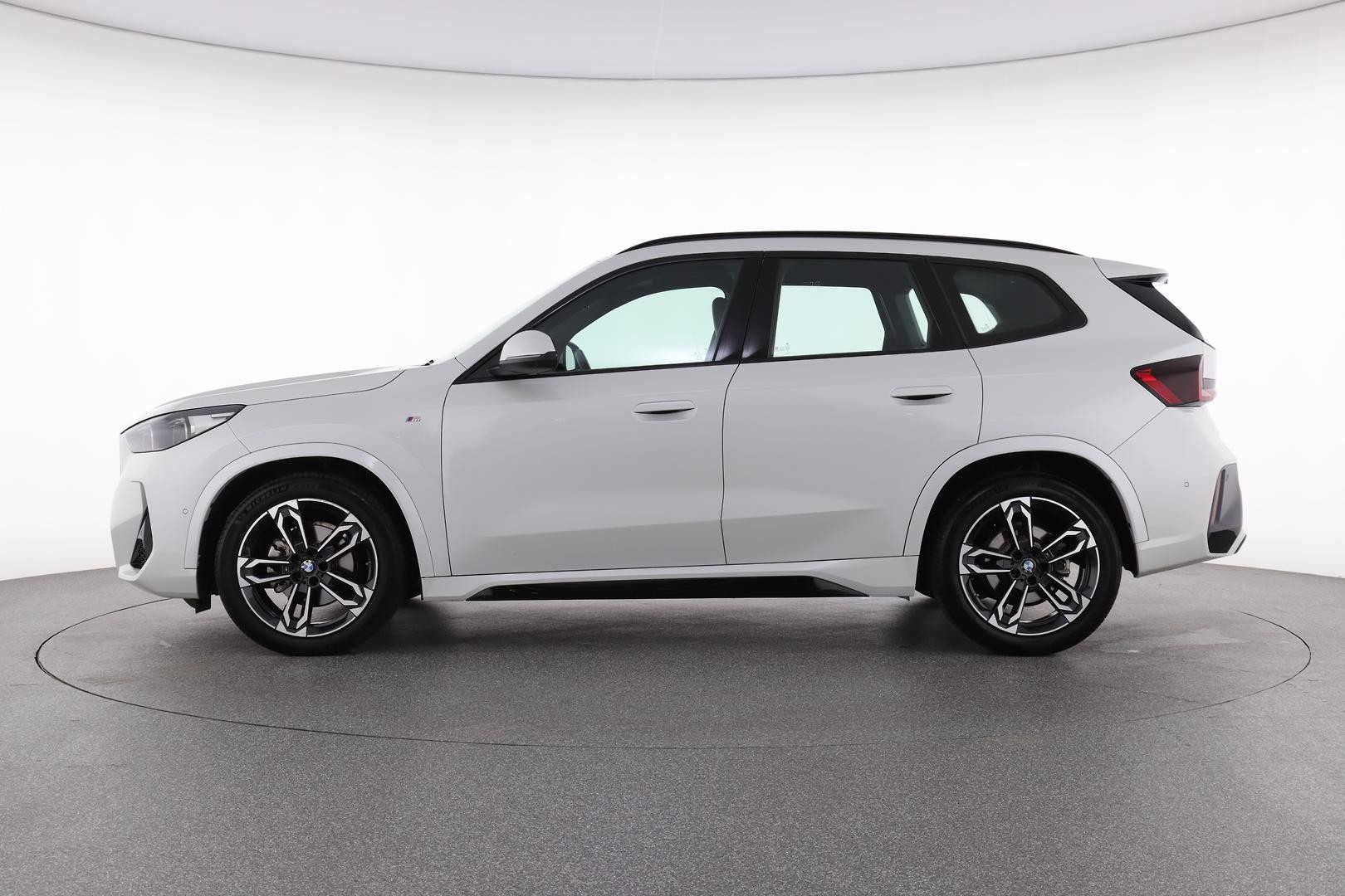 BMW X1 image 3