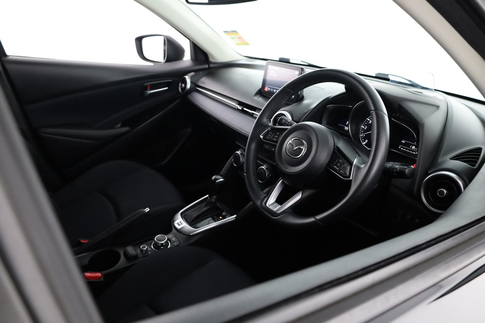 Mazda 2 image 4