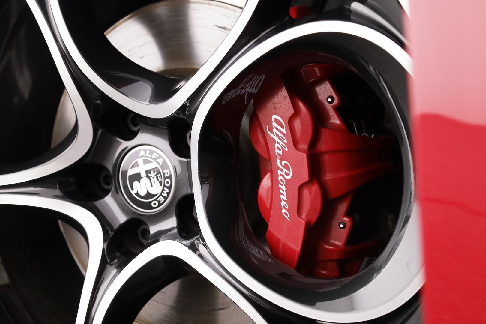 Alfa Romeo Stelvio image 4