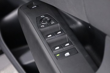 https://dvg-vehicle-assets.s3.amazonaws.com/C002249/14ofhr5z0sym9tpobjzxqii0f.jpg