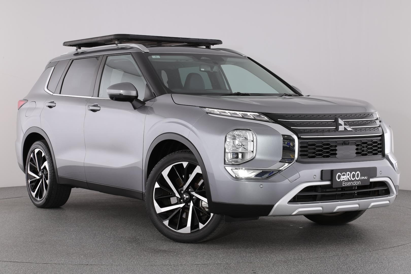 Mitsubishi Outlander image 1