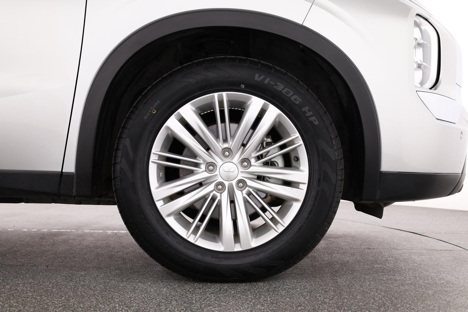 Mitsubishi Outlander image 3