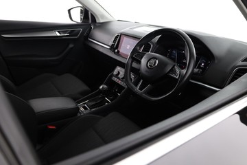 https://dvg-vehicle-assets.s3.amazonaws.com/C002279/8rcc6lxpta2fexqokzusiy3rr.jpg