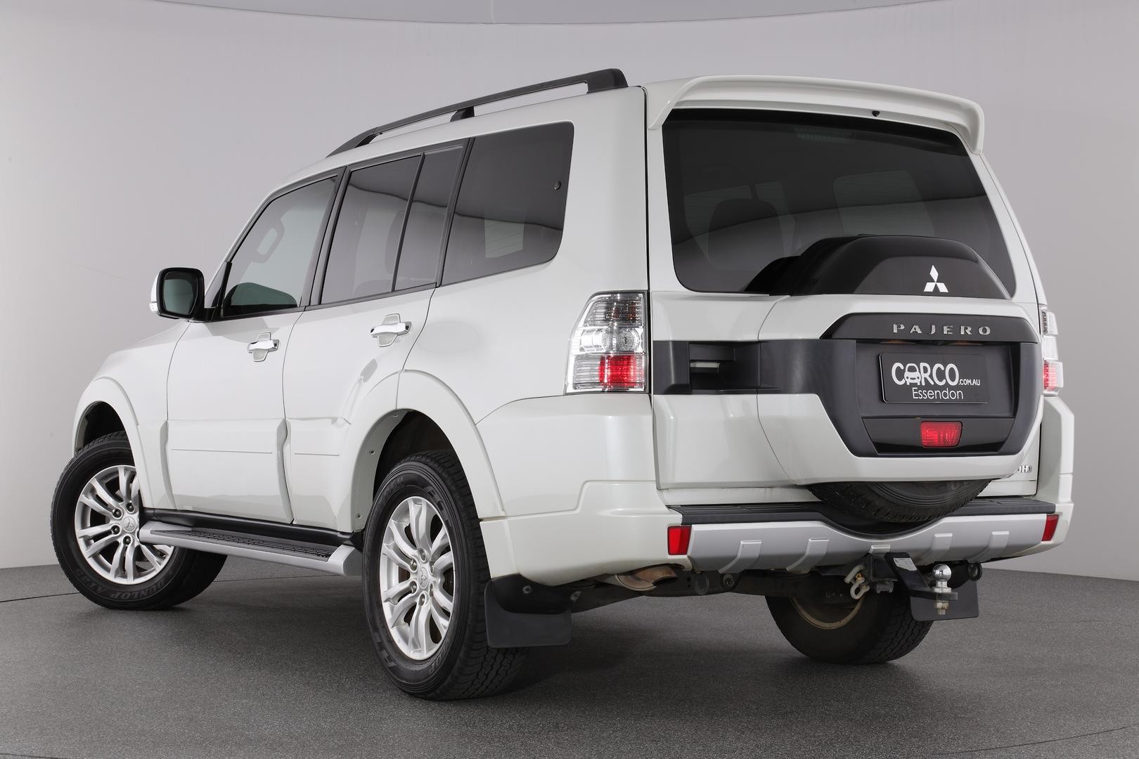 Mitsubishi Pajero image 2