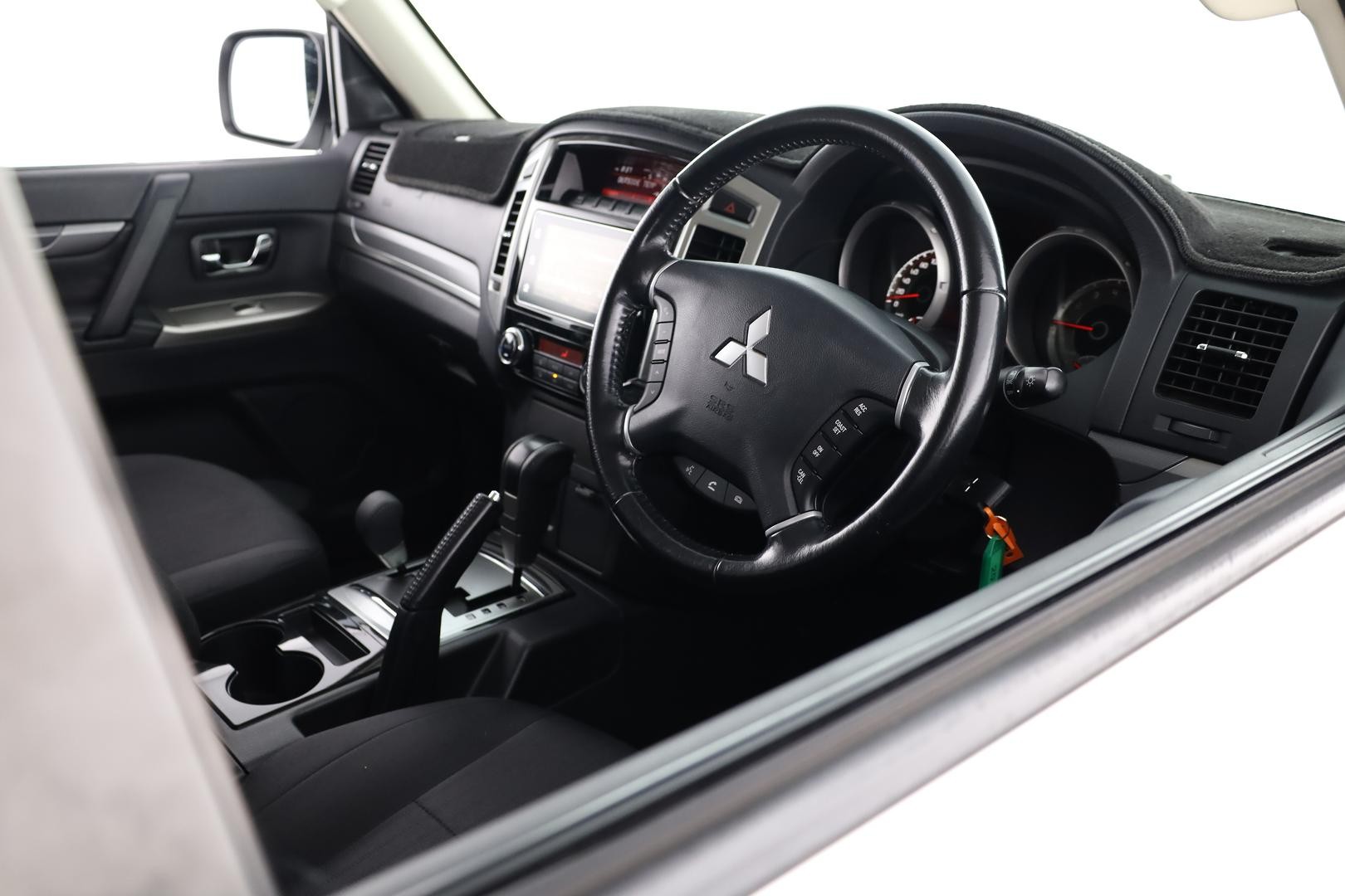 Mitsubishi Pajero image 4