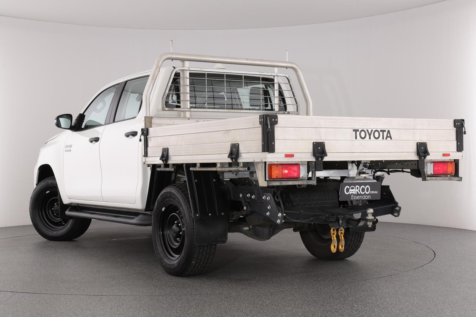 Toyota Hilux image 2